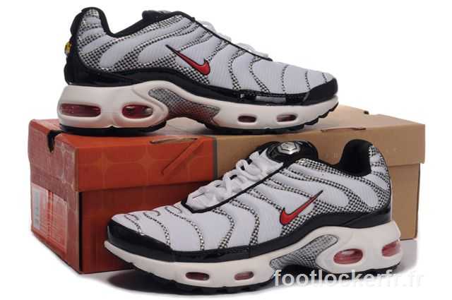 basket tn paris mode chaussures requin tn us10,eur44,uk9 mode.JPG